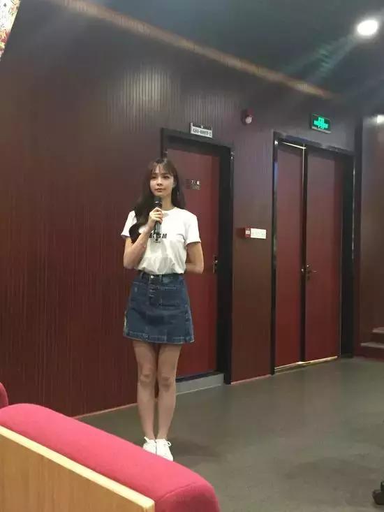 明星无修图沈梦辰,沈梦辰像六小龄童