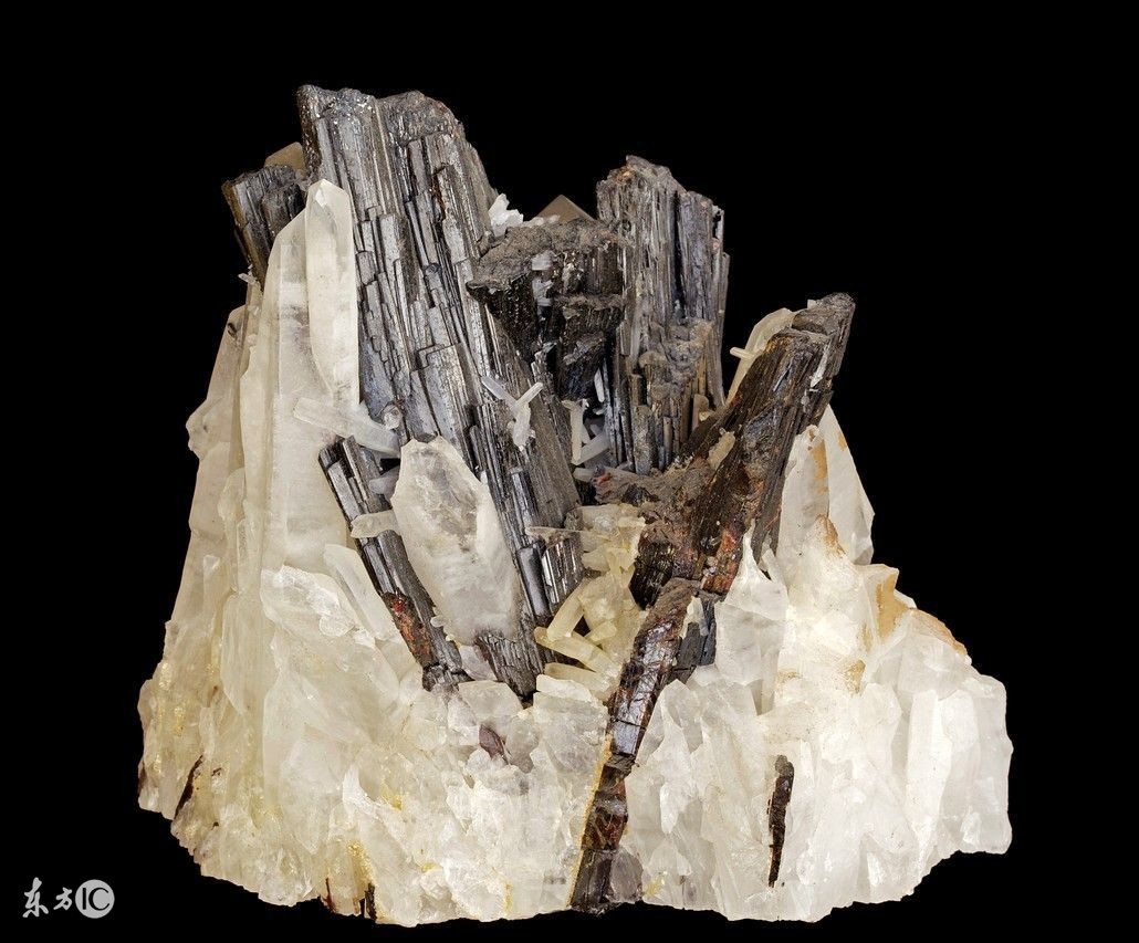 石英选矿设备多少钱一台,石英矿选矿成本案例