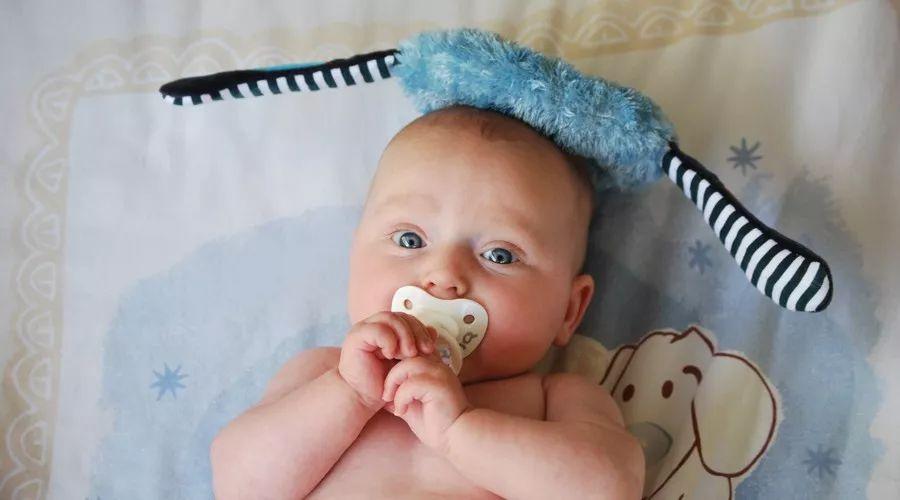 产后恢复难?这位宝妈竟然靠喂母乳塑造了S型身材