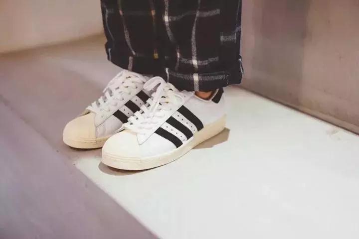 同样是复古潮流，为什么不选Superstar？