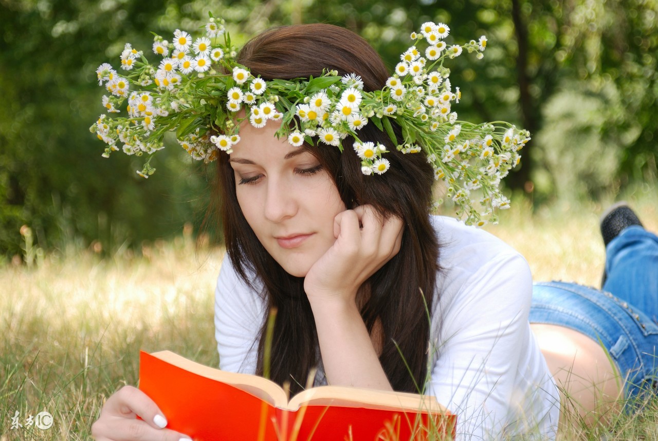 二十出头女生怎么赚钱,二十几岁的姑娘怎么挣钱