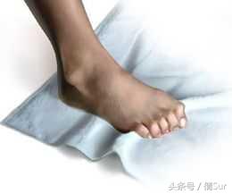 简单几步解决恼人的脚底板酸痛,怎样缓解脚底板的肌肉酸痛