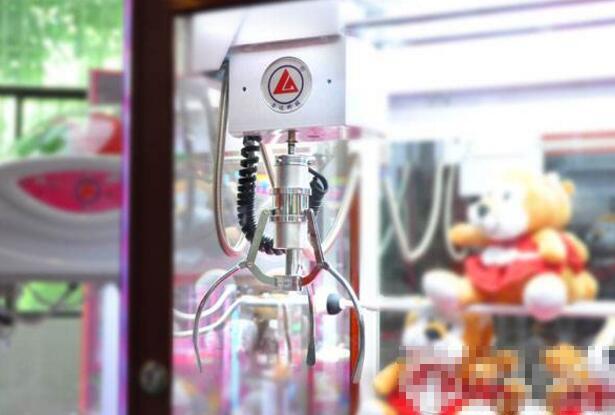 警惕抓娃娃机伤害娃娃,抓娃娃机到底有什么猫腻