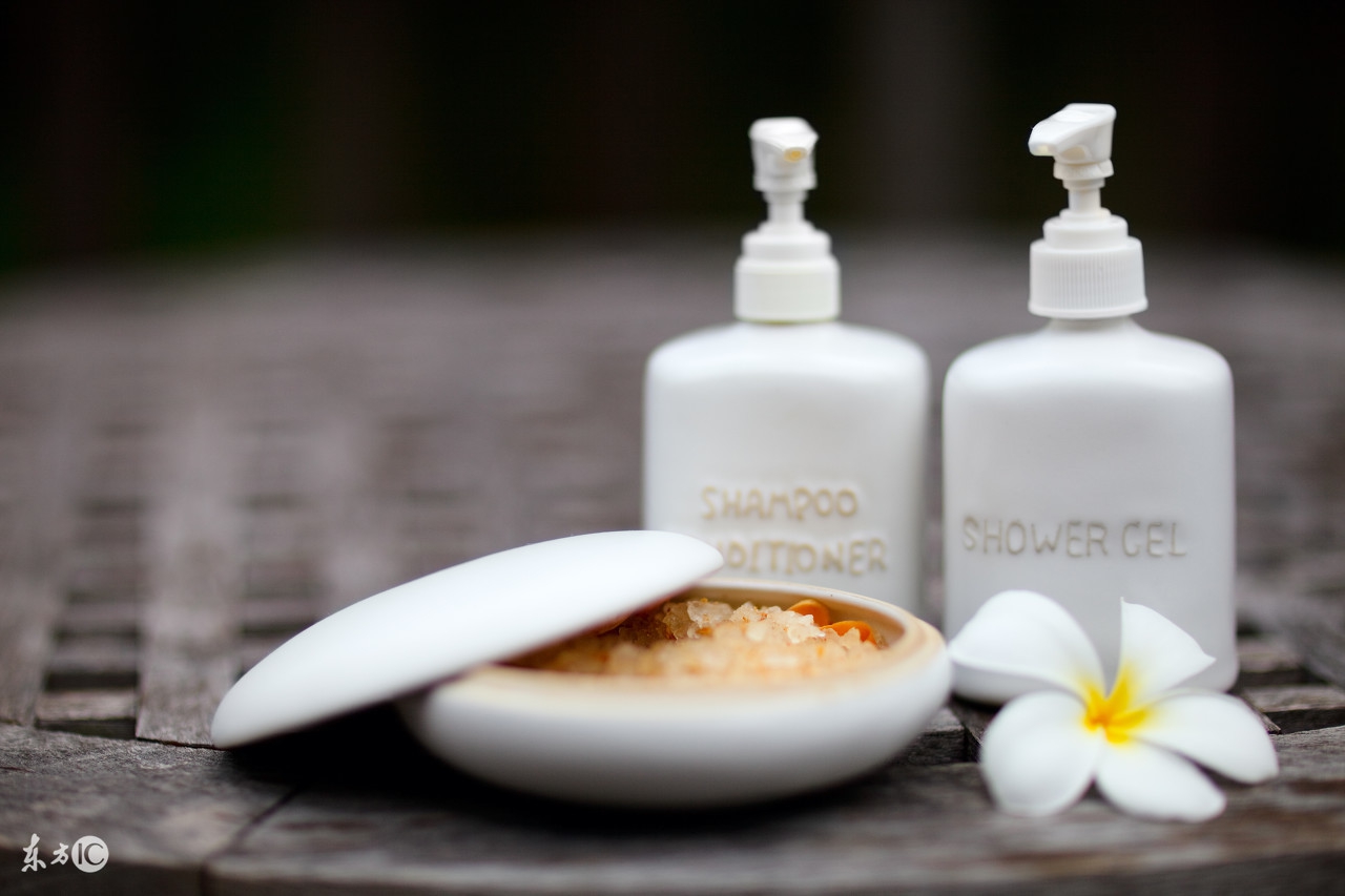 二十出头女生怎么赚钱,二十几岁的姑娘怎么挣钱