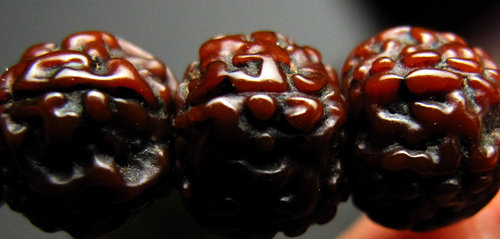 鸡翅木佛珠手串怎么盘玩,佛珠手串怎么养才起包浆