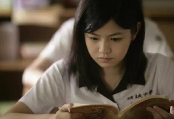 51岁娃娃脸女演员,51岁娃娃脸女人