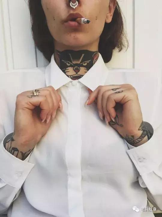 颈部纹身全过程,那些超酷的颈部纹身