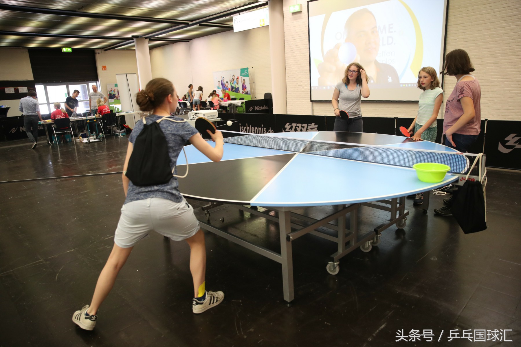 乒乓球冬季穿什么衣服训练,乒乓球员必备装备