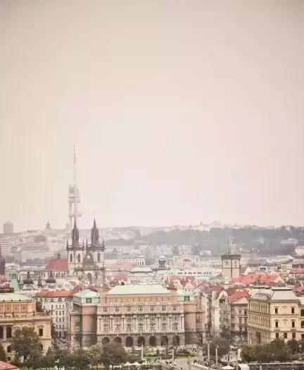 总有一个人在远方成为你的期待,每个人的内心都有一些想去的远方