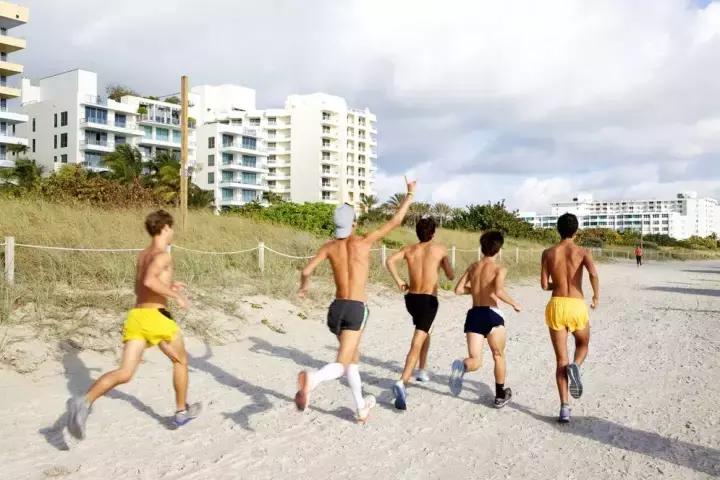 总有一个人在远方成为你的期待,每个人的内心都有一些想去的远方