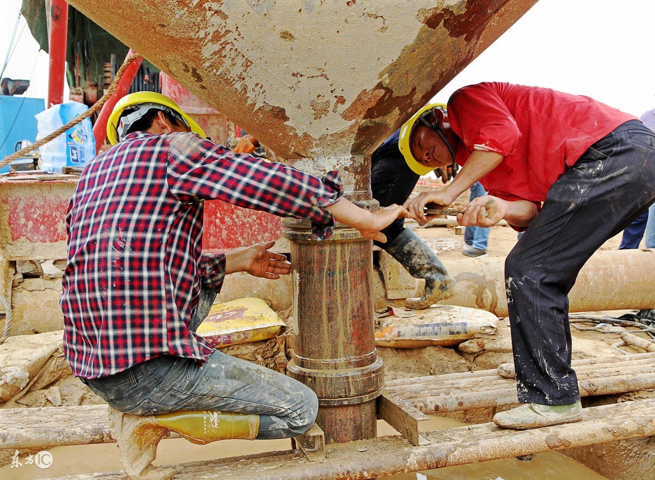 旋挖钻孔灌注桩干孔作业技术交底,旋挖钻孔灌注桩护筒埋设技术交底