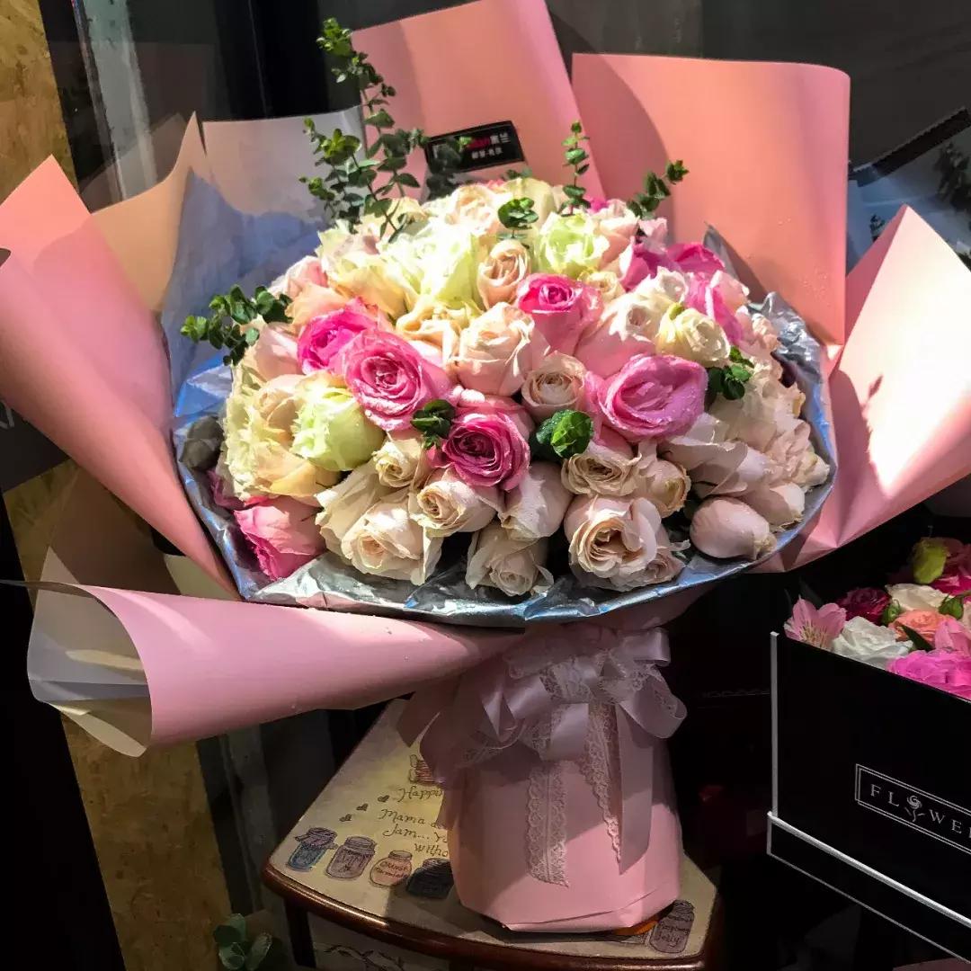 上廓街竟然有间360°鲜花环绕的小店