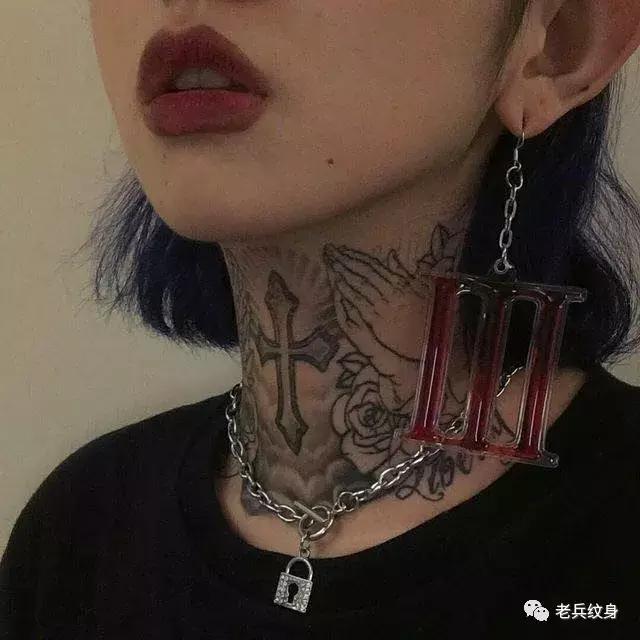 颈部纹身全过程,那些超酷的颈部纹身
