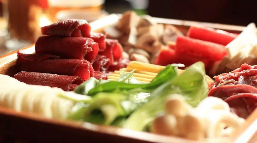 产后恢复难?这位宝妈竟然靠喂母乳塑造了S型身材