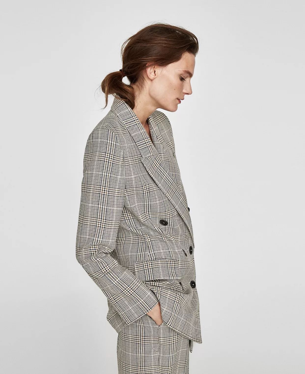 zara打折的衣服值得买吗,zara最值得买的大衣