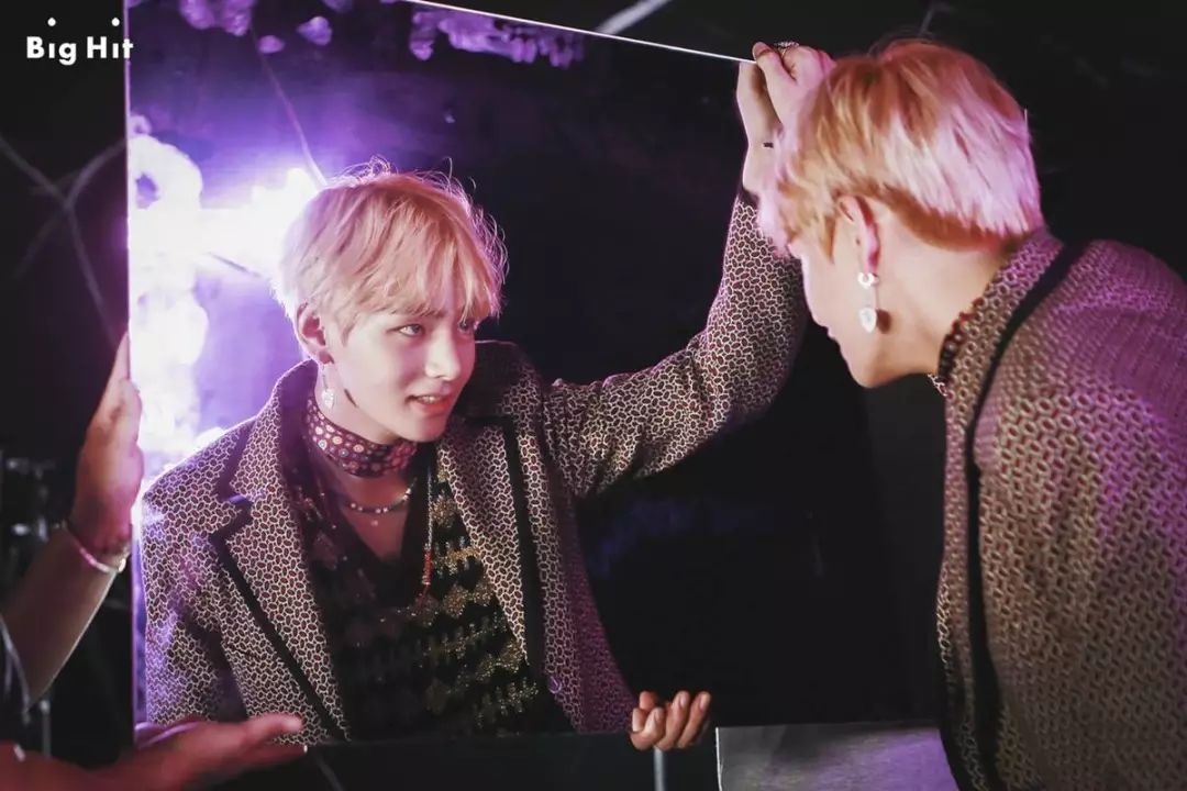 金泰亨生日快乐q版,金泰亨祝福别人生日快乐视频