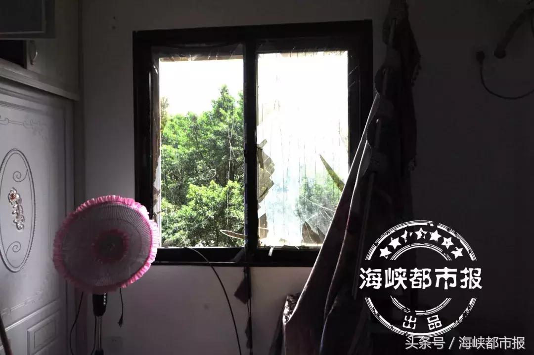 煤气灶爆炸震烂窗户玻璃原因,煤气灶因为隔热挡板爆裂