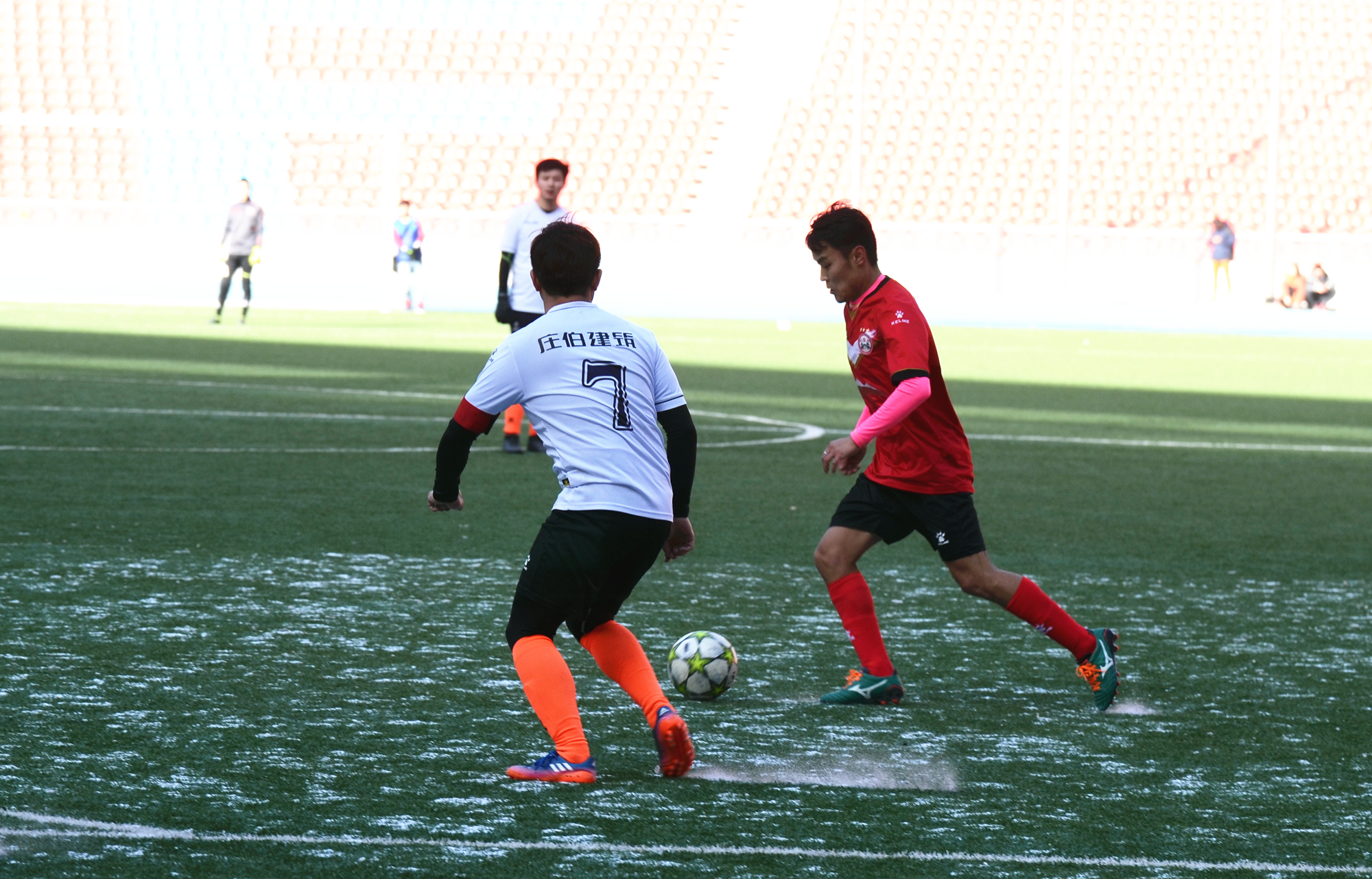 西宁市“湖源牧业·贺岁杯”足球赛激情开赛，青海红花蝉联冠军