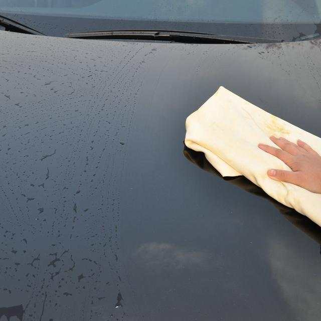 交警提示:汽车撞出小坑,别着急去4S店,只需这样就能节省好多钱