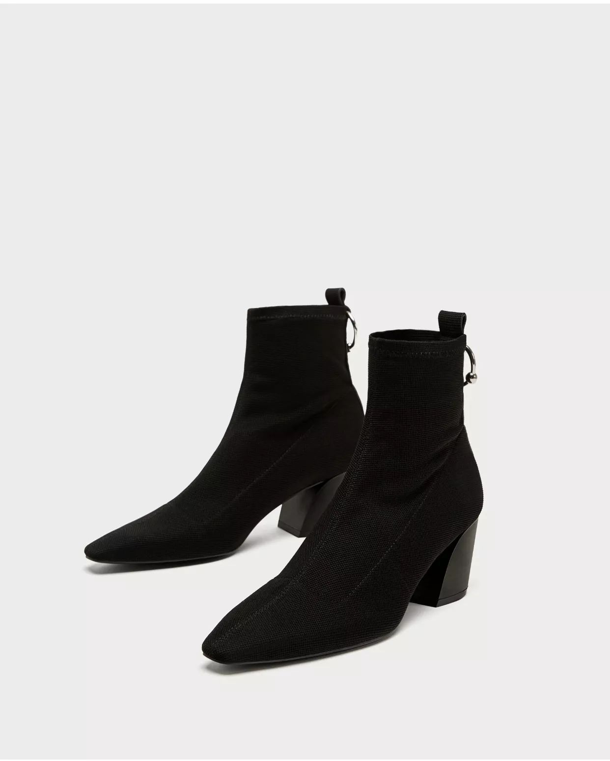 zara打折的衣服值得买吗,zara最值得买的大衣