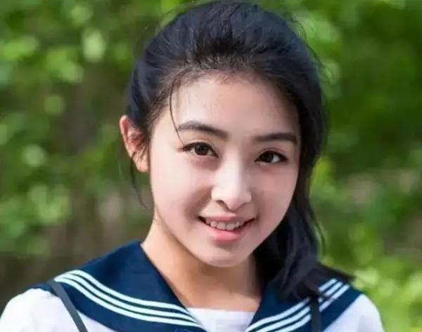 51岁娃娃脸女演员,51岁娃娃脸女人