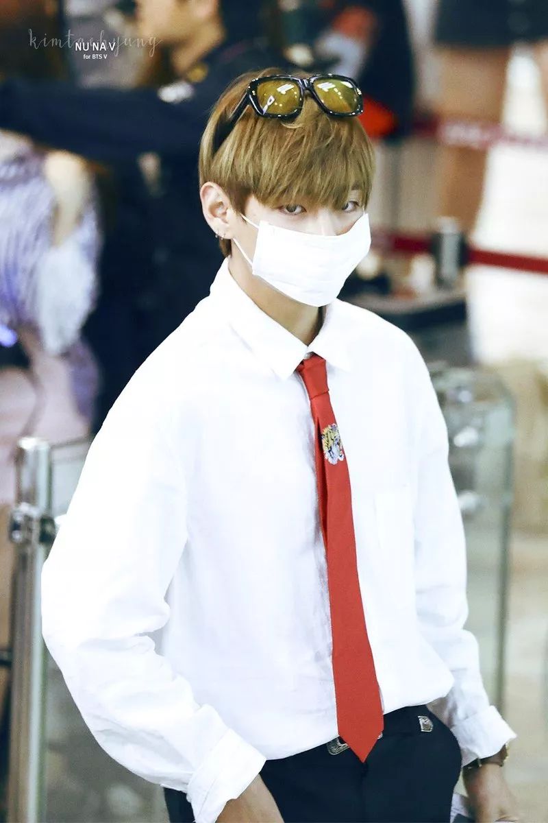 金泰亨生日快乐q版,金泰亨祝福别人生日快乐视频