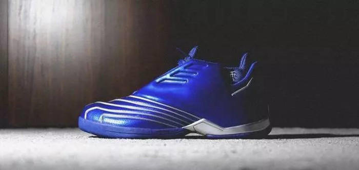 科比黑曼巴LOGO为什么这样设计