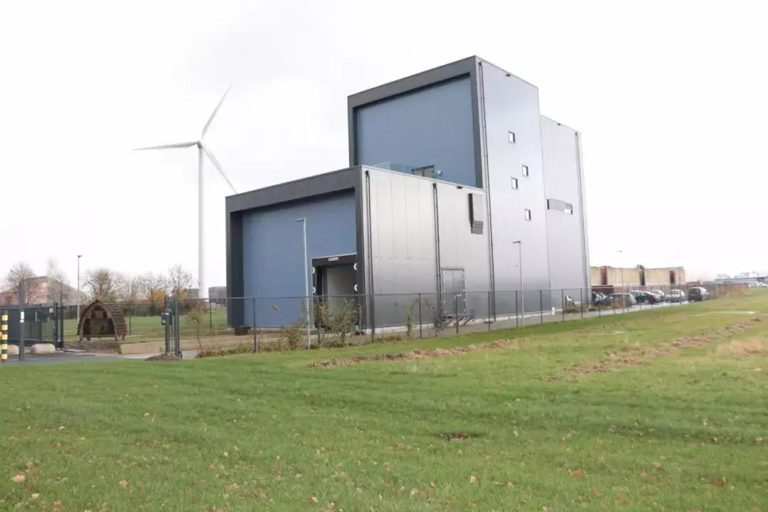 这家洋奶粉拿下今年最后一个在华注册资格，两品牌将冲刺配方注册