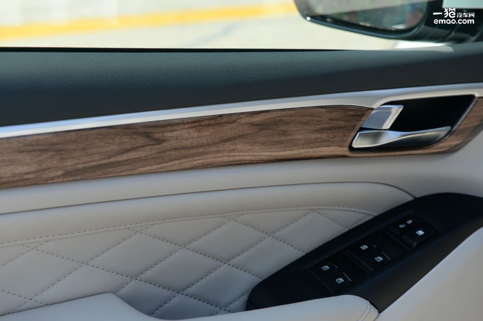 广汽传祺gm8和gl8油耗对比,性价比秒合资前辈试驾广汽传祺gm8