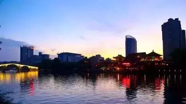 新年第一天去海边看日出,去海边看日出拍的照片