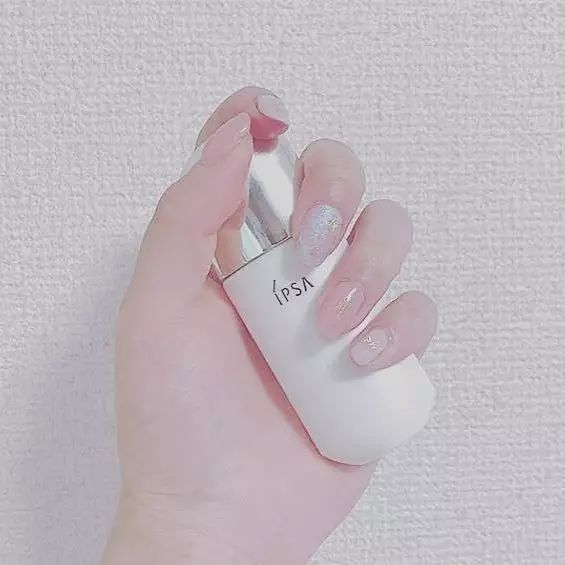 轻薄、舒适、不脱妆的粉底测评