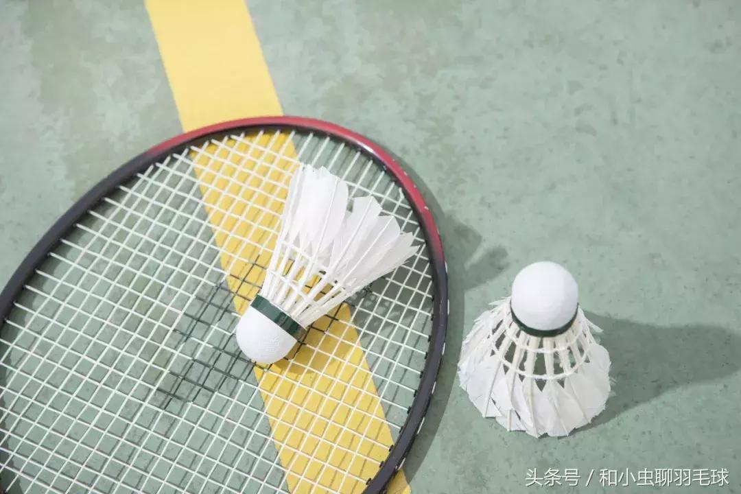 羽毛球拍磅数的介绍及如何选择,羽毛球拍28磅和32磅有什么区别