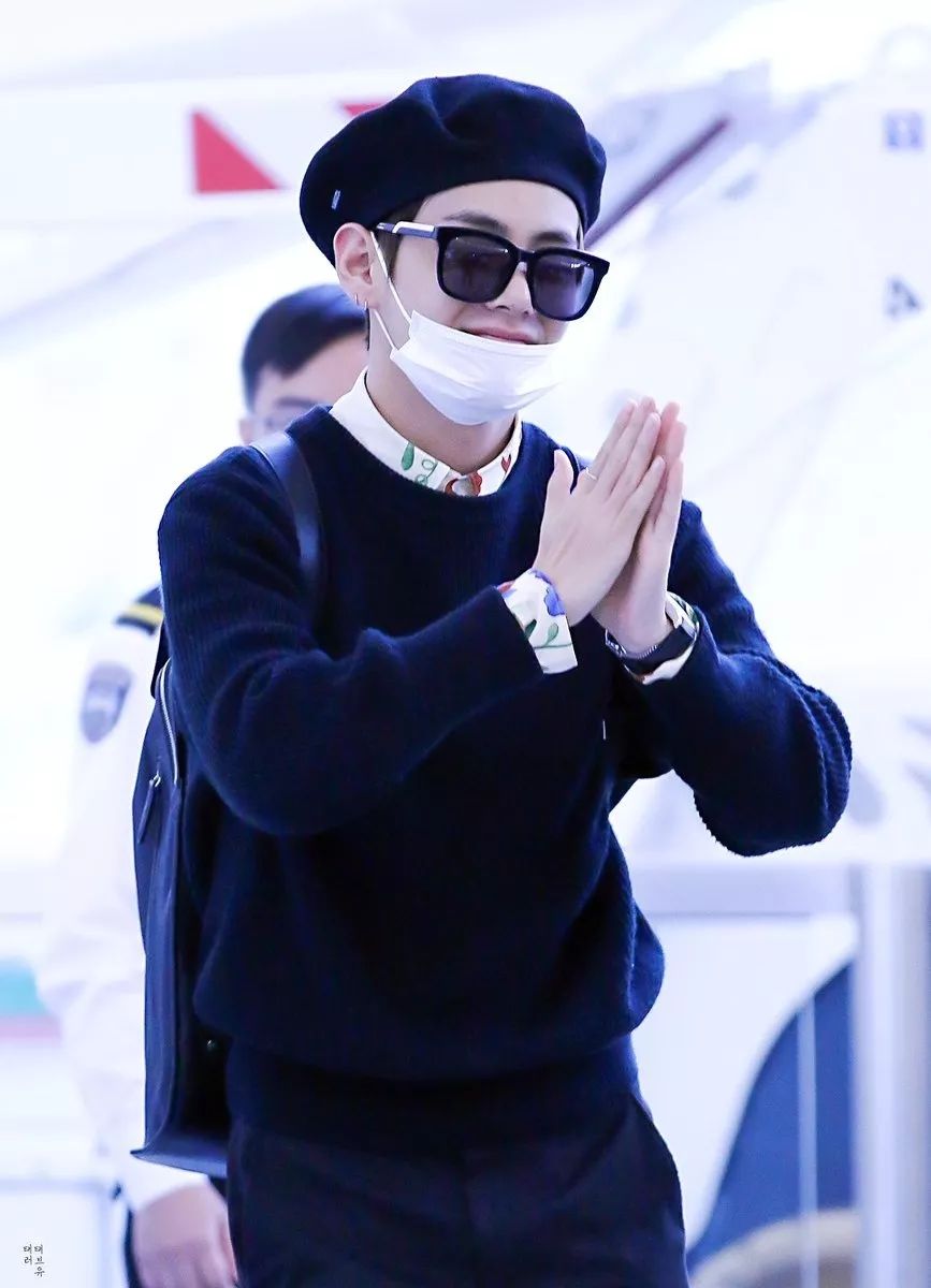 金泰亨生日快乐q版,金泰亨祝福别人生日快乐视频