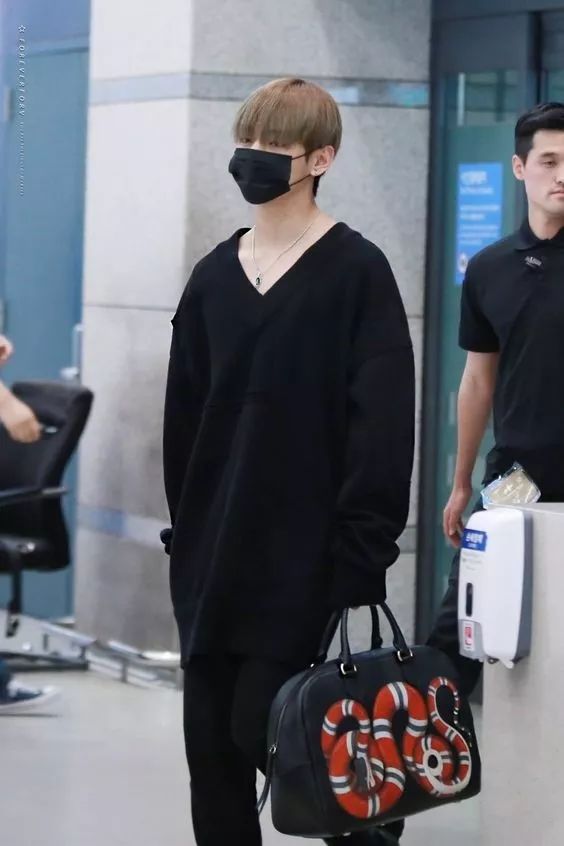 金泰亨生日快乐q版,金泰亨祝福别人生日快乐视频