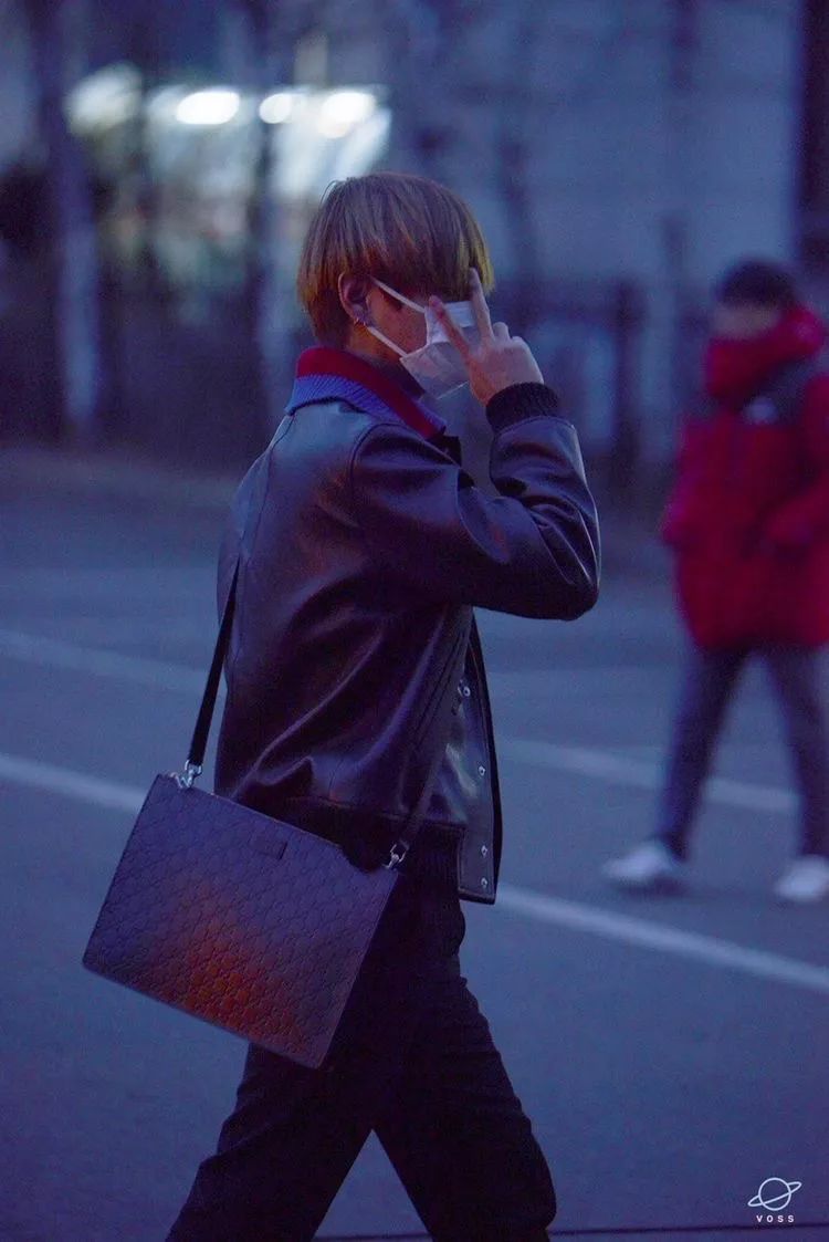 金泰亨生日快乐q版,金泰亨祝福别人生日快乐视频