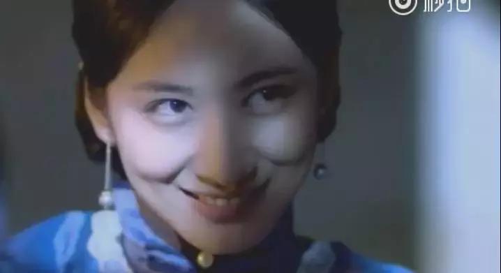 杨幂给她下跪，*点露**陷“三级”风波、雅妓，艳压佟丽娅为何不火？