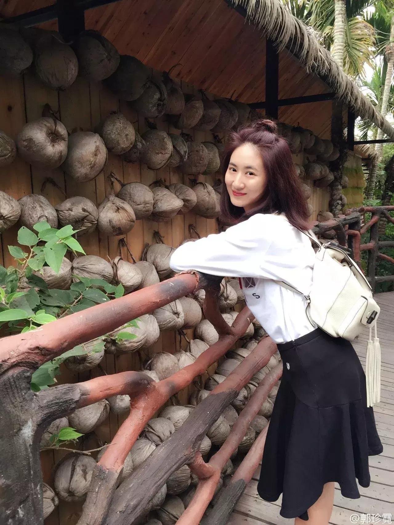 杨幂给她下跪，*点露**陷“三级”风波、雅妓，艳压佟丽娅为何不火？