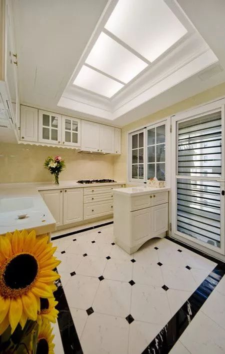 如何挑选瓷砖才能避免被坑呢,怎么辨别是好瓷砖还是差的瓷砖