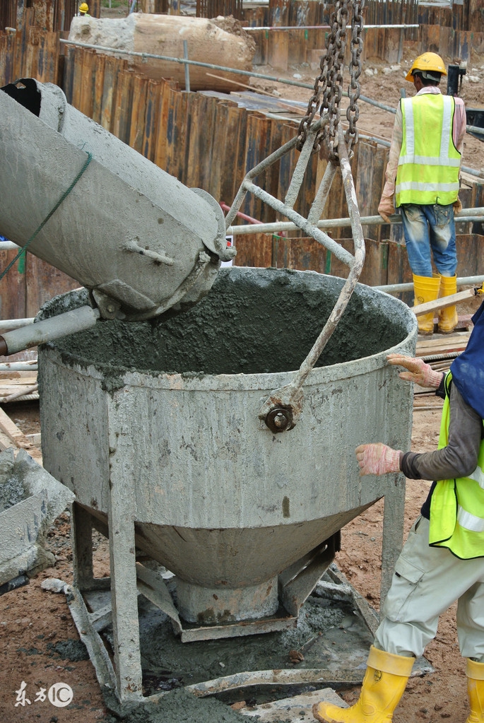 旋挖钻孔灌注桩干孔作业技术交底,旋挖钻孔灌注桩护筒埋设技术交底