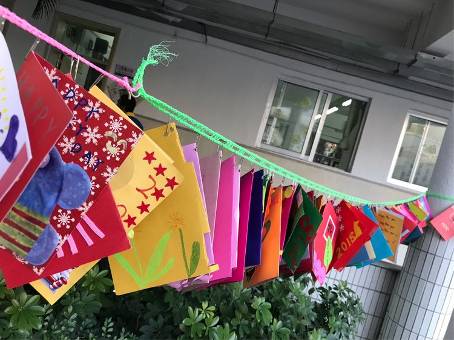 三年级英语新年贺卡制作过程内容,小学三年级英语新年贺卡制作