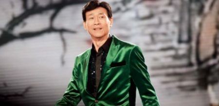 他的剧目一播出,股市就跌,34次中招,上个新闻都会跌