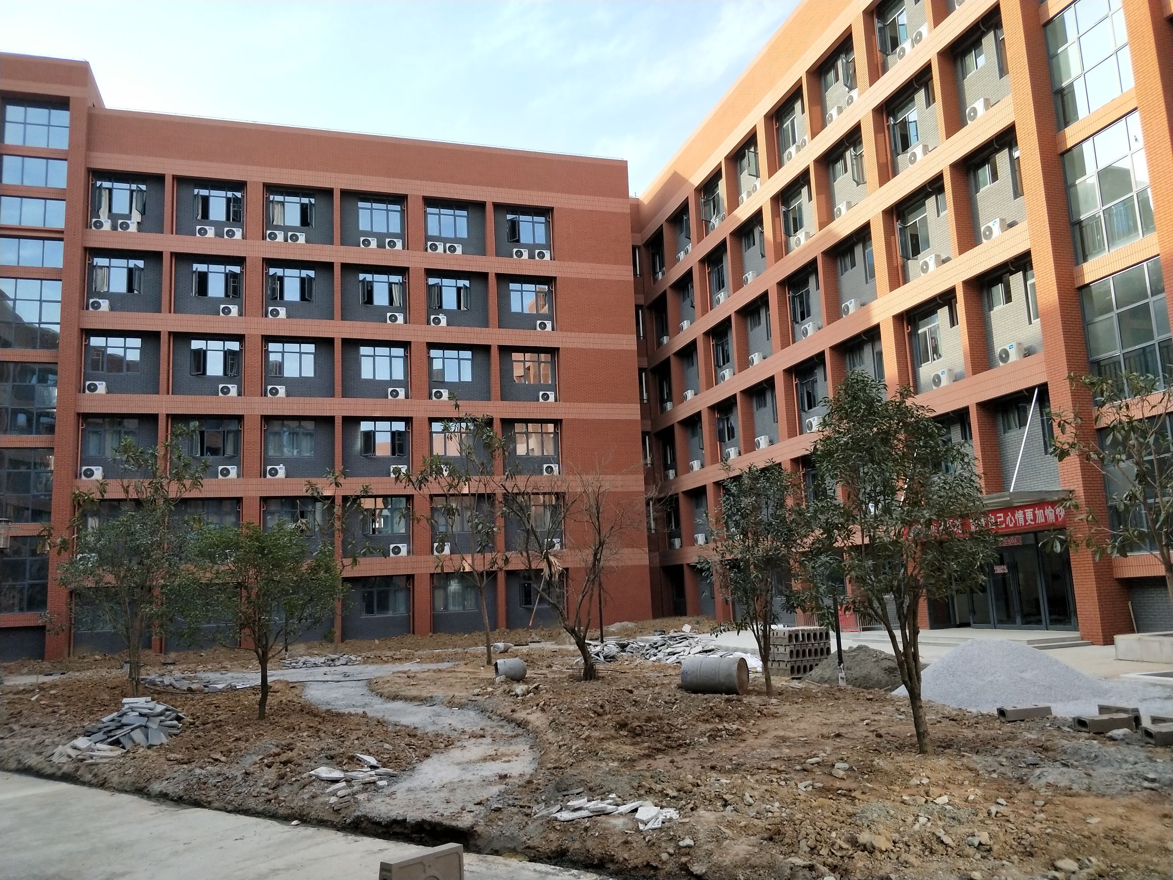 十堰市高级职业学校计算机教室,十堰郧阳区新学校