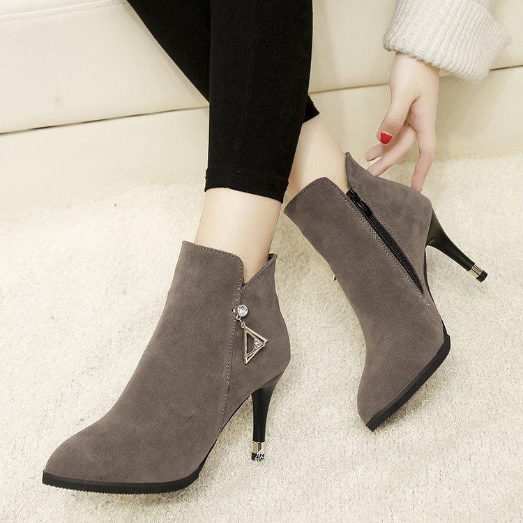 比较女人味又显年轻的高跟短靴,高跟短靴欧美气质女神范细跟