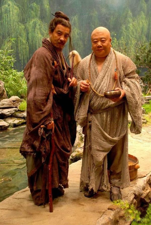 《红楼梦》中的僧与道:迷时师度,悟时自度