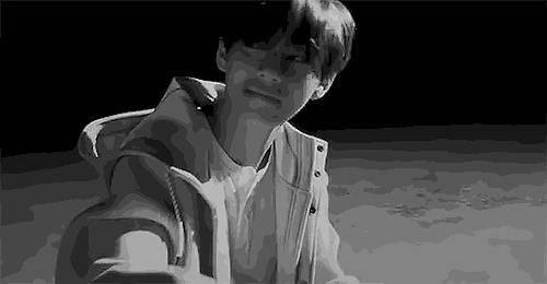 金泰亨生日快乐q版,金泰亨祝福别人生日快乐视频