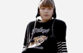 金泰亨生日快乐q版,金泰亨祝福别人生日快乐视频