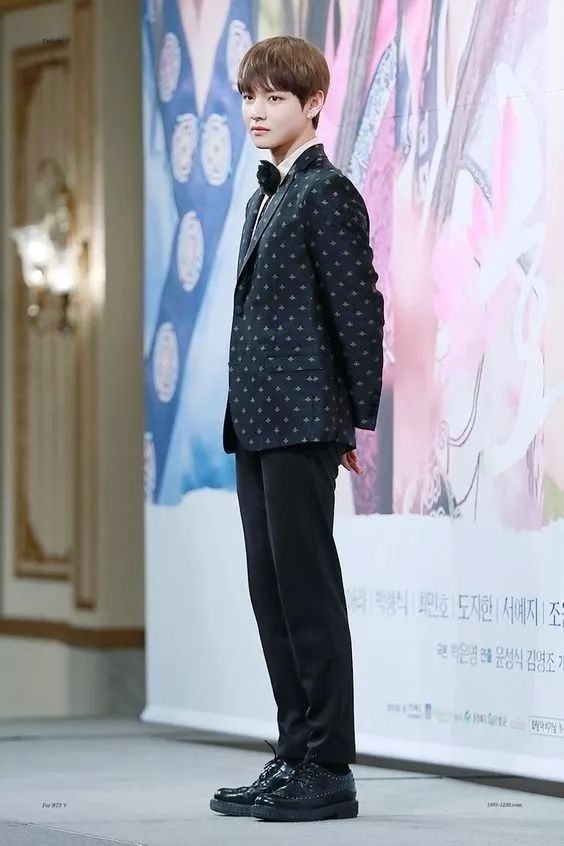 金泰亨生日快乐q版,金泰亨祝福别人生日快乐视频