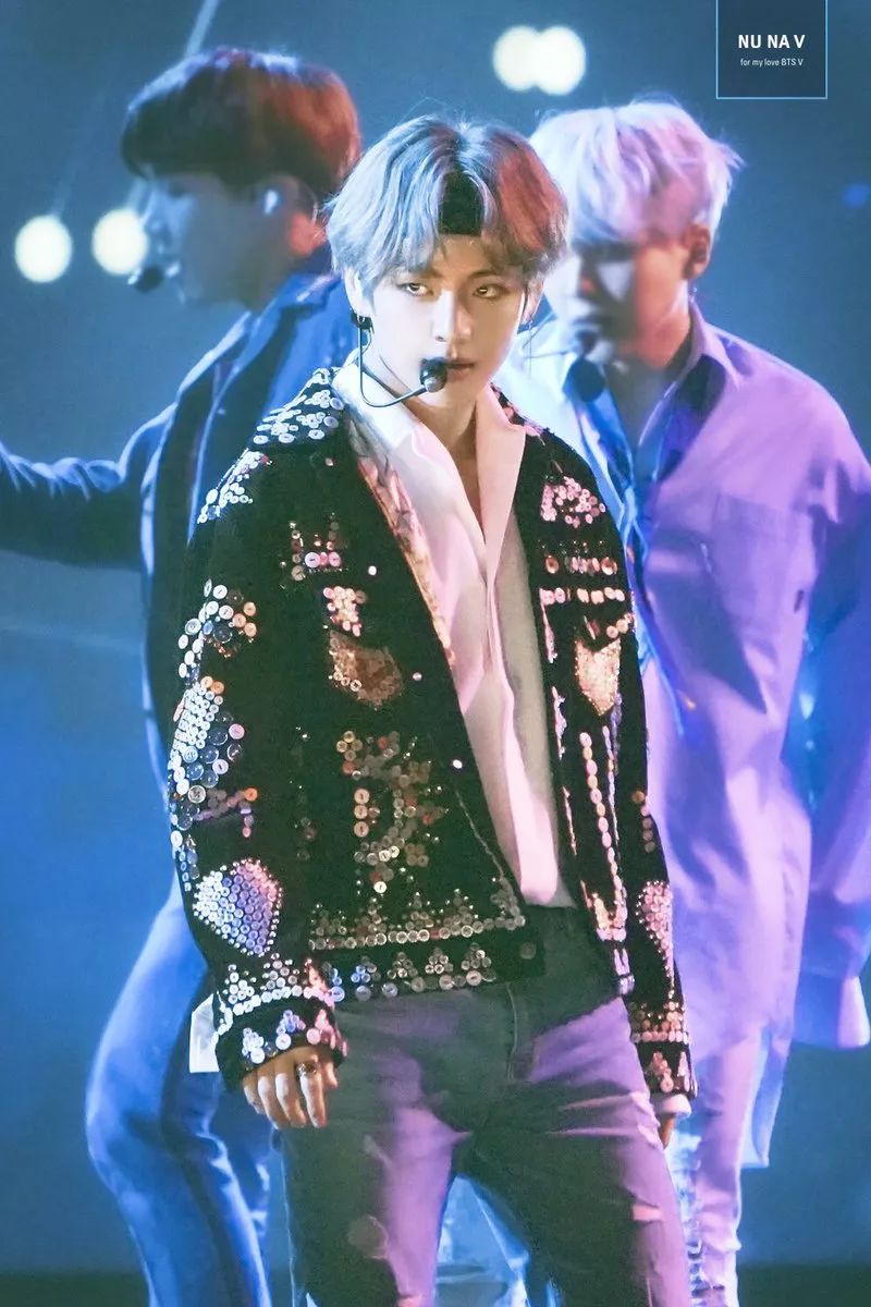 金泰亨生日快乐q版,金泰亨祝福别人生日快乐视频