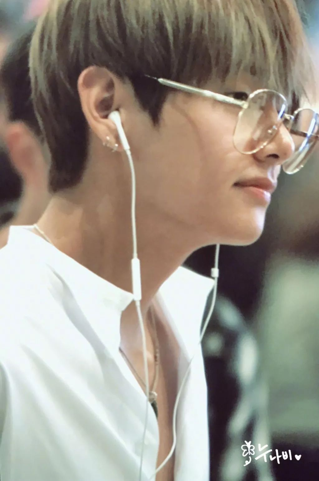 金泰亨生日快乐q版,金泰亨祝福别人生日快乐视频