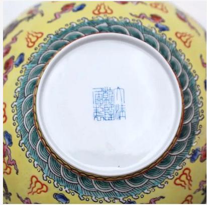 清乾隆珐琅彩马蹄碗真品图片,清代御用瓷器之五彩龙凤纹碗赏析